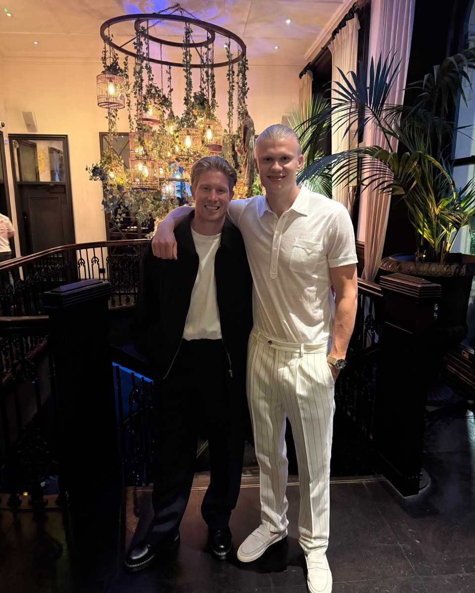 亚利桑那响尾蛇队由于队服设计过于前卫，遭到球迷两极分化评论