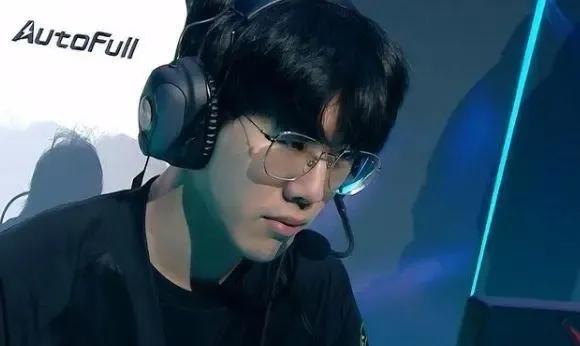 步缩小差距 步缩小差距