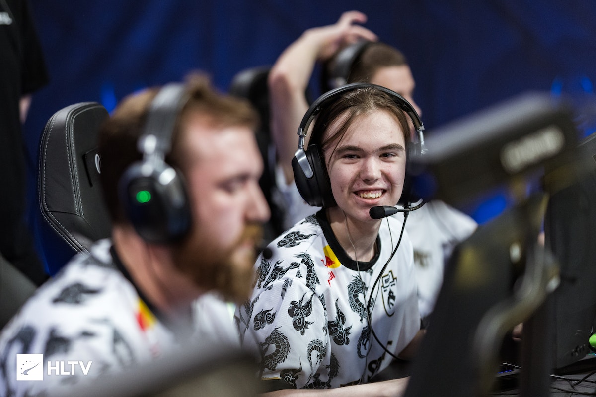 元租借费 元租借费